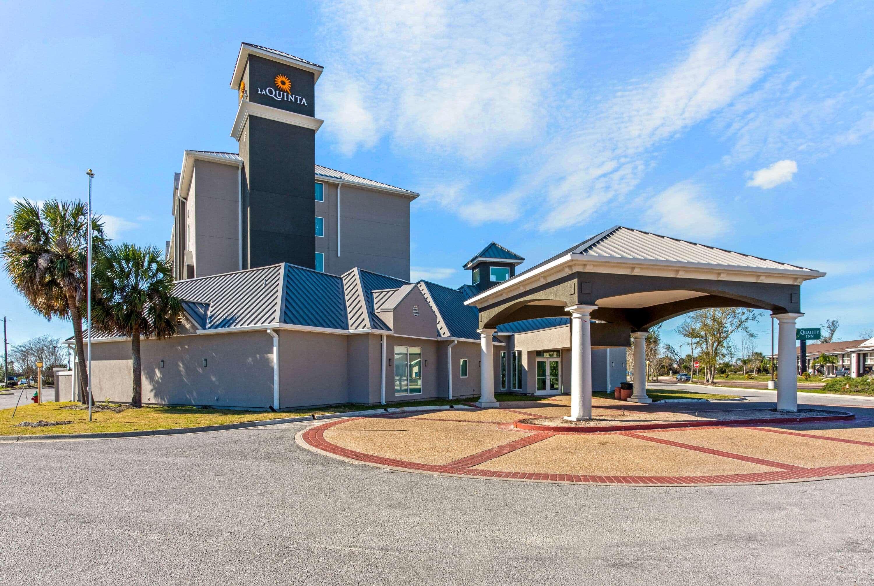 La Quinta Inn & Suites By Wyndham Panama City Exterior photo