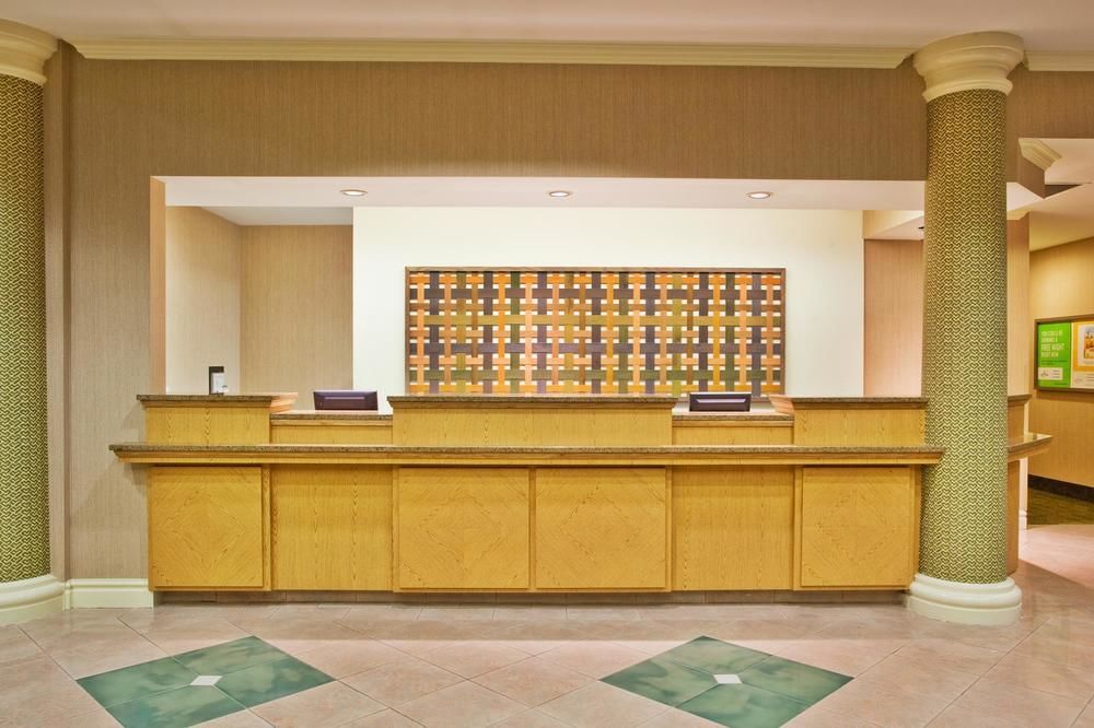 La Quinta Inn & Suites By Wyndham Panama City Exterior photo