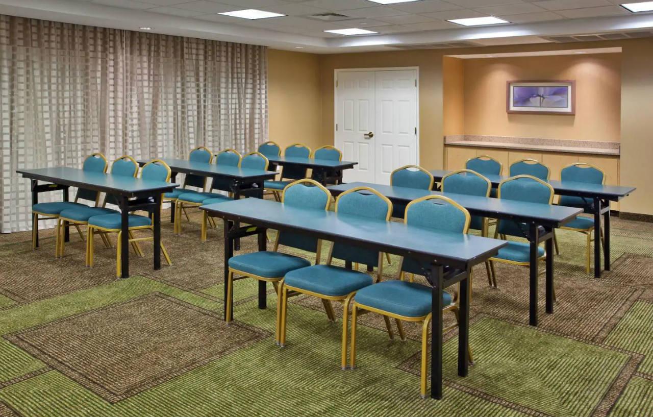 La Quinta Inn & Suites By Wyndham Panama City Exterior photo